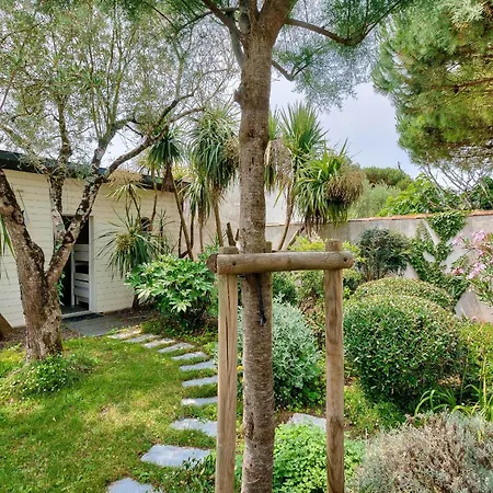 - 10 Personnes - 800m Du Centre