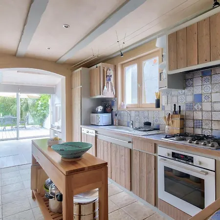 Semesterbostad Maison Familiale A 800 M Du Centre - 6 Adt 4 Enf La Flotte