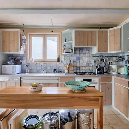 Semesterbostad Maison Familiale A 800 M Du Centre - 6 Adt 4 Enf